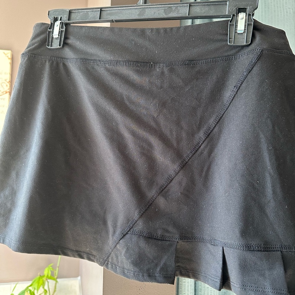 Soybu NWT black skort size medium